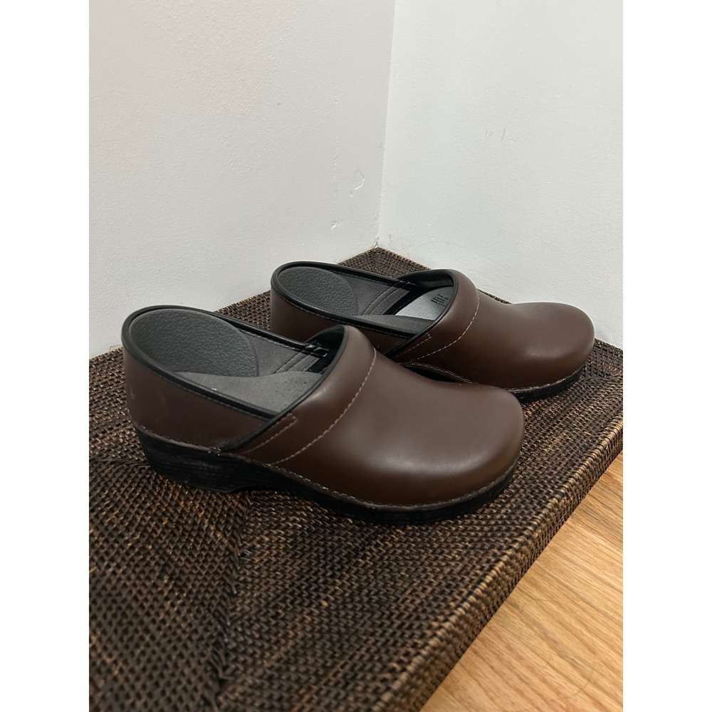 Dansko Professional Clogs Women 40 Brown Leather Comfort Classic Work Shoes